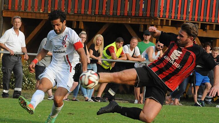Dieser Reichenbacher Rettungsversuch kommt zu spät. Foto: Hopf