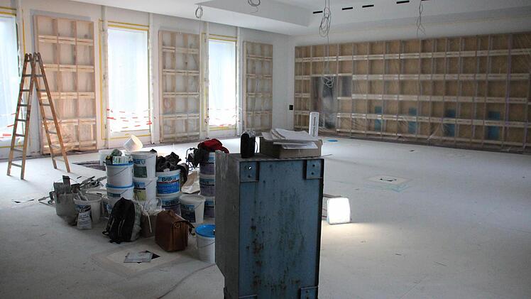 Der Sitzungssaal macht nach der Erneuerung einen helleren Eindruck. Foto: Benedikt Borst