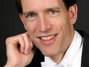 Der studierte Kirchenmusiker Florian Engelhardt lädt zur ersten Orgeltour nach Höchstadt ein.  Foto: p