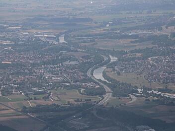 Die Aufwertung zum Oberzentrum wird die Flächennutzung in Forchheim grundlegend verändern. Unser Luft-Bild zeigt die Stadtteile Forchheim-Nord, Burk und Buckenhofen.  Foto: Daniel Ruppert