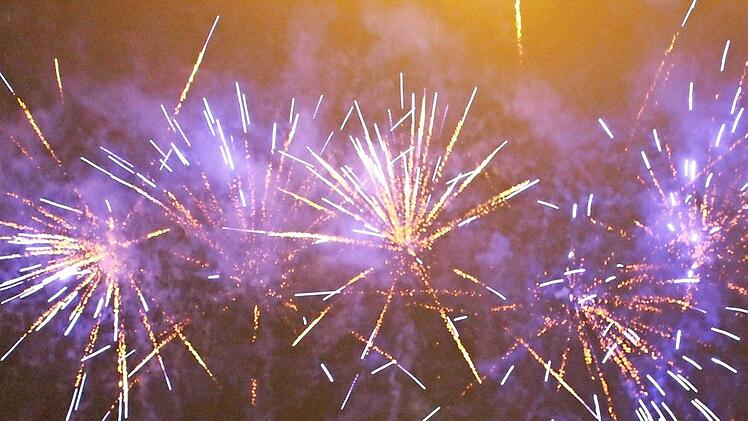 Ein Silvesterfeuerwerk ist diesmal - zum Leidwesen auch der Hersteller - nicht erlaubt. Foto: Evi Seeger (Archiv)