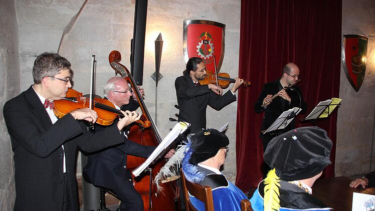 Ein Quartett unter Leitung von Rytter Werner (Olgemöller) dem Entwicklungshelfer sorgte für die musikalische Umrahmung.  Foto: Friedwald Schedel