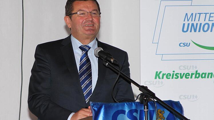 Staatssekretär Franz Josef Pschierer beim Mittelstandsgespräch in Haßfurt. Fotos: Günther Geiling