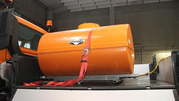 Der 2000 Liter fassende Wassertank.
