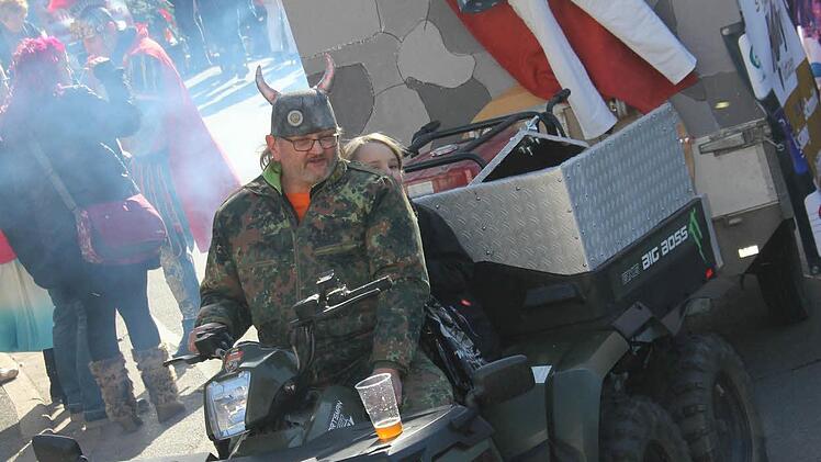 Faschingsumzug in Oberlangenstadt. Foto: Veronika Schadeck