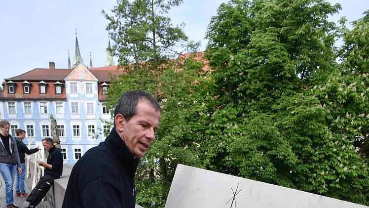 Die Untere Br&uuml;cke im Zeichen von "Reverse Graffiti". Ronald Rinklef