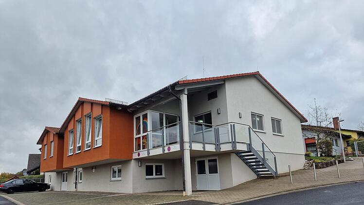 Burkardroths Kindergarten. Der vordere Bereich bleibt erhalten.