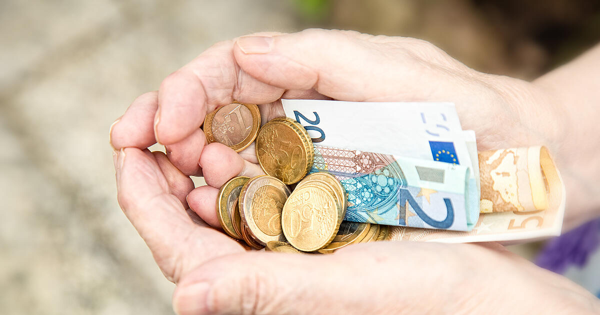 Widow's pension: Cuts affect thousands of women - | what those ...