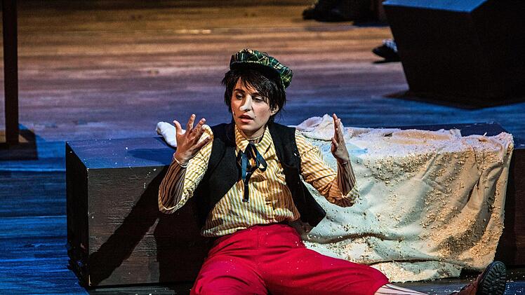 Probenimpressionen aus dem Landestheater: Die Familienoper "Pinocchio" feiert am Samstag Premiere in Coburg. In der Titelpartie: Francesca Paratore. Den Geppetto singt Franz Xaver Schlecht.Foto: Jochen Berger