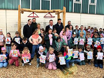 Einweihung des neuen Hangelgerüsts an der Grundschule Melkendorf