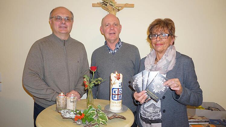 Paul Weismantel (Mitte) sprach beim Frauenbund in Waldberg über Bedrängnisse der Zeit, Trost, Hoffnung und Zuversicht. Im Bild zudem Pfarrer Hubert Grütz (links) und die Vorsitzende des Frauenbundes Waldberg Marianne Hillenbrand (rechts).  Foto: Marion Eckert