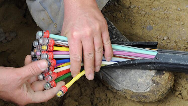 Mehr Speed, bitte! Besonders in Ebenhausen hoffen einige Bürger auf ein Upgrade beim Internetzugang. Die Gemeinde hat jetzt ein Angebot von der Telekom angefordert. Foto: Peter Kneffel, dpa