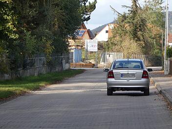 Viele Autofahrer reduzieren schon heute ihre Geschwindigkeit in der Seestra&szlig;e. Dennoch soll nach dem Beschluss des Gemeinderates nun offiziell auf dem Restst&uuml;ck der Seestra&szlig;e Tempo 30 gelten.  Christian Licha