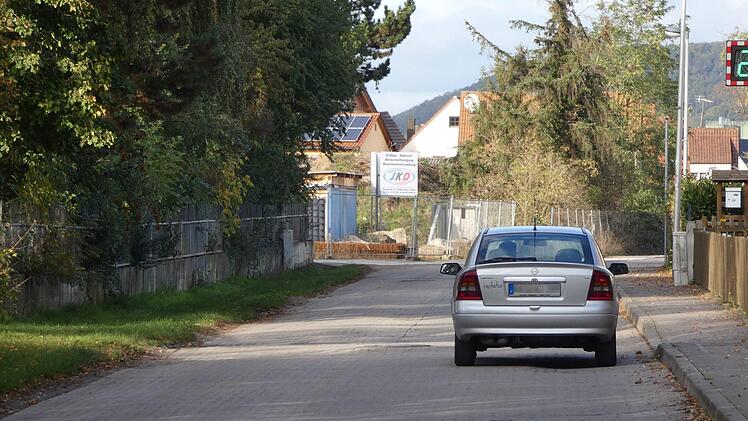 Viele Autofahrer reduzieren schon heute ihre Geschwindigkeit in der Seestra&szlig;e. Dennoch soll nach dem Beschluss des Gemeinderates nun offiziell auf dem Restst&uuml;ck der Seestra&szlig;e Tempo 30 gelten.  Christian Licha