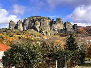 Die Meteora Felsen zählen zu den schönsten Felsformationen Europas und bilden eines der bekanntesten Natur-Highlights in Griechenland.