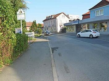Ein Antrag von Cilly Volk auf Errichtung einer Fußgänger-Querungsinsel in Höhe des Turnerheimes in der Rodacher Straße wurde vom Verwaltungsausschuss abgelehnt. Foto: Hofmann