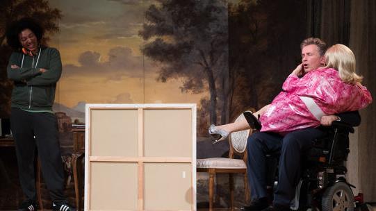 Szene aus dem Stück "Ziemlich beste Freunde"Foto: Mariell Dörrschmidt