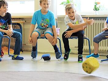 Die Schüler der 3c hatten viel Spaß beim Würfelspiel. Foto: Dominic Buckreus