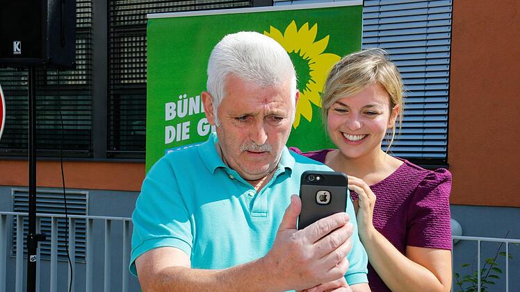 Die Spitzenkandidatin von Bündnis 90/Die Grünen in Bayern, Katharina Schulze, war am Mittwoch in Hallstadt zu Gast.   Foto: Matthias Hoch