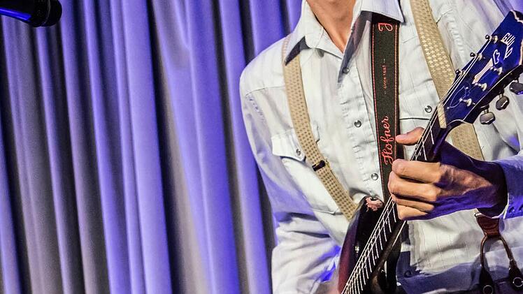 Gitarrist Arthur BraitschFoto: Jochen Berger