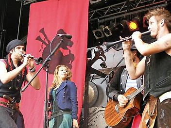 Die M&uuml;nchner Band "Vroudenspil" ist die musikalische Attraktion.  Foto: Archiv