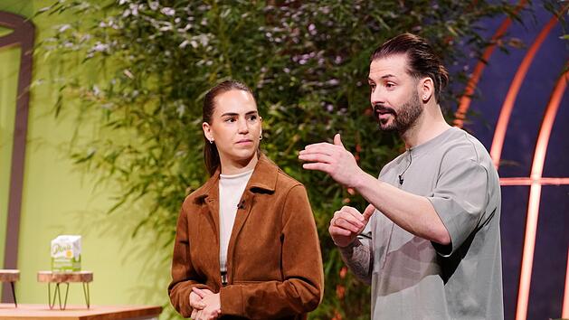 Nanu, das Gesicht kennt man doch: Marvin Plattenhardt, Bundesliga-Star, der lange für Hertha BSC kickt, ist jetzt Unternehmer. Er stellte zusammen mit seiner Ehefrau Sara die gemeinsame Gründung "Pinù" vor.