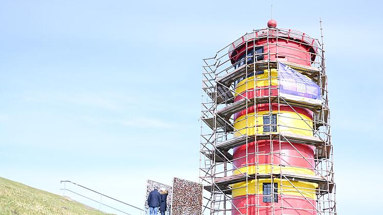 Pilsumer Leuchtturm bekommt Neuanstrich