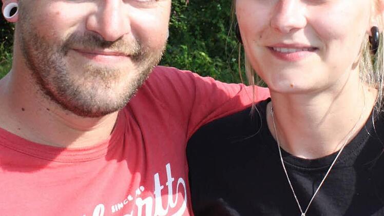 Florian Ludwig und Cornelia Jainta (32 und 28 Jahre, aus Ornbau): "... wir etwas erleben und nicht nur an einem Fleck dieser Welt sein wollen. Am besten hat uns bisher Marokko und Polen gefallen."
