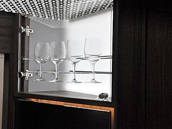 Gr&uuml;nde anzusto&szlig;en gibt es in der Branche aktuell reichlich. Diese Bar ist im neuen Cellini von Knaus Tabbert zu finden.  Foto: Daniel Krenzer