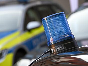 Autofahrer bedrängt ziviles Polizeifahrzeug Autofahrer bedrängt ziviles Polizeifahrzeug