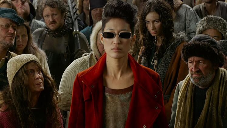 Anna (Jihae) rettet Hester und Tom vor den Sklavenh&auml;ndlern.