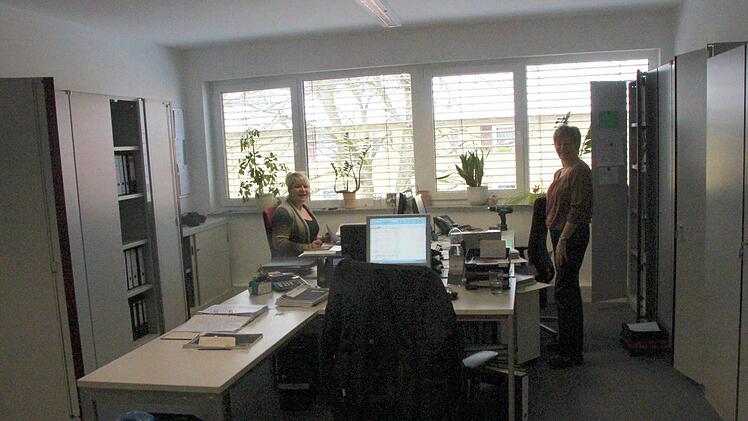 Hier wird bereits gearbeitet. Der Umzug ist abgeschlossen.