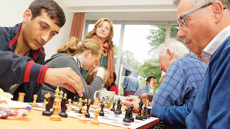 Schachpartie beim Begegnungsfest