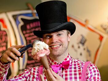 Wer das beste Eis der Welt macht, wird bei der Eis-WM ermittelt. Matthias Münz aus München ist auch dabei. Foto: Sven Hoppe/dpa