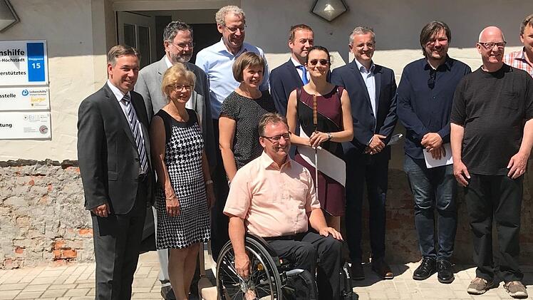 Die Partner sind stolz auf ihr Projekt.