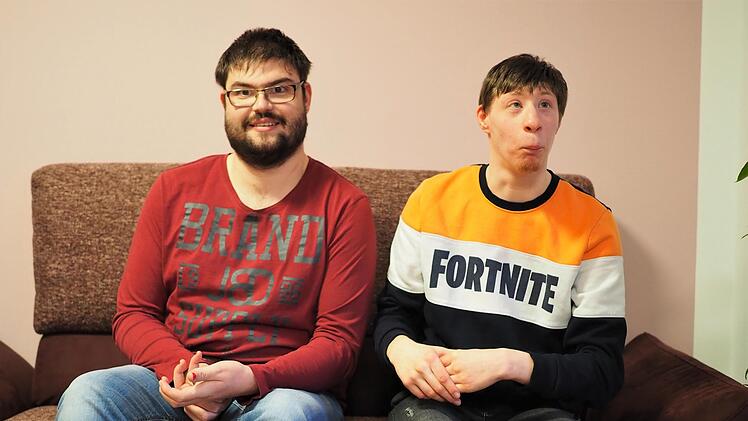Julian (links) ist einer von Tobias Greiners neuen Mitbewohnern.