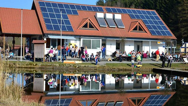 Am Sonntag war am Trebgaster Badesee Hochbetrieb. Foto: Dieter Hübner
