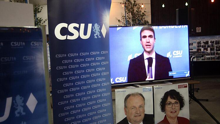 Der Bundestagsabgeordnete Stefan Müller war per Video zugeschaltet.