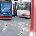 Ein Fußgänger  ist am Freitagnachmittag in Nürnberg von einer Straßenbahn erfasst worden. Symbolfoto: News5 / Grundmann