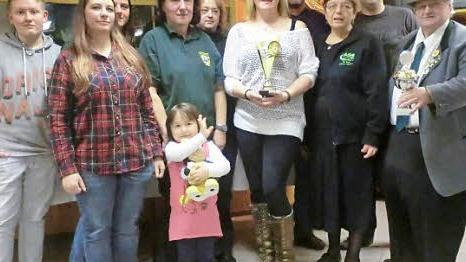 Unser Bild zeigt (von links) Niklas Lauterbach, Melanie Teller, Jana Lauterbach, Eveline Reinfeld, Robin Lauterbach, Carola Fittner, Eva Lauterbach, Adolf Lauterbach, Uschi Lauterbach, Matthias Hahn und Werner Reinfeld.  Foto: Klaus-Peter Wulf