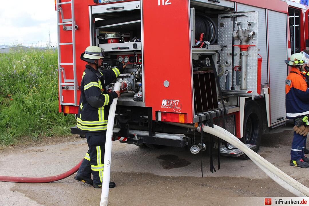 Landwirtschaftliches Anwesen in Vollbrand - 150 bis 200 Kuehe qualvoll verendet