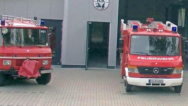 Das alte und das neue Fahrzeug der FFW Behringersm&uuml;hle