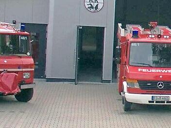Das alte und das neue Fahrzeug der FFW Behringersmühle