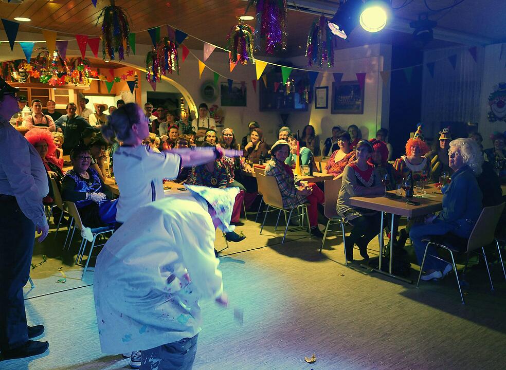 Weiberfastnacht, die 25.