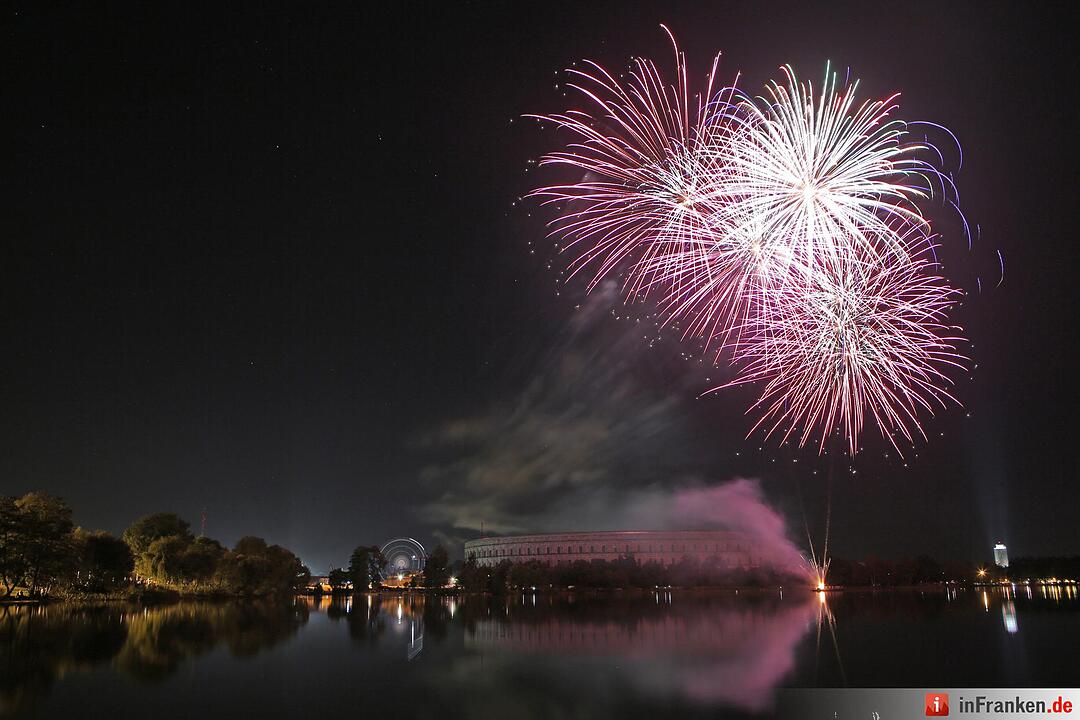 Abschlussfeuerwerk am Volksfest in Nürnberg