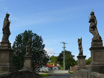 Die Sanierung der Barockbrücke bei Frickendorf wird auf 2017 verschoben. Das hat der Kreistag am Montag beschlossen. Foto: Archiv