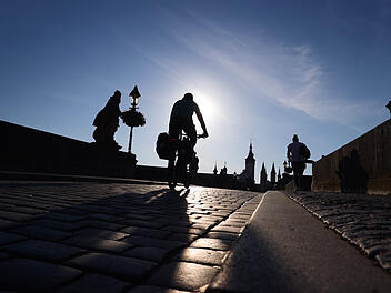 Sonniger Sommeranfang in Franken: Radfahren in Würzburg