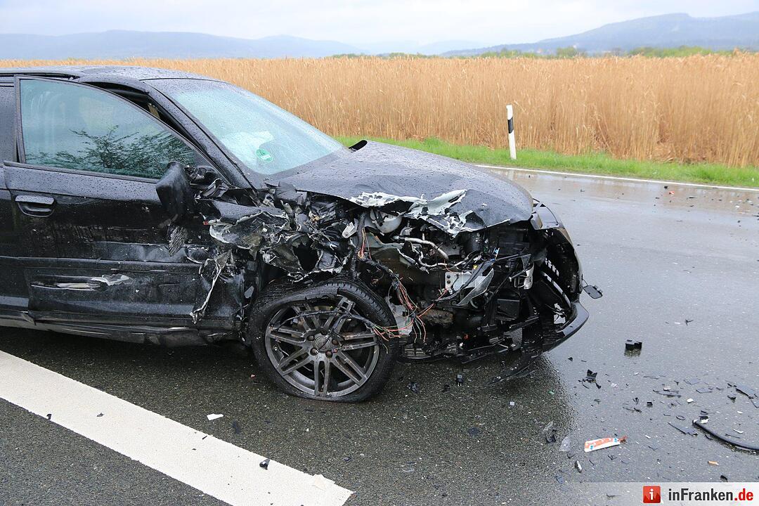 Schwerer Verkehrsunfall auf B470 bei Weilersbach: zwei Kinder verletzt