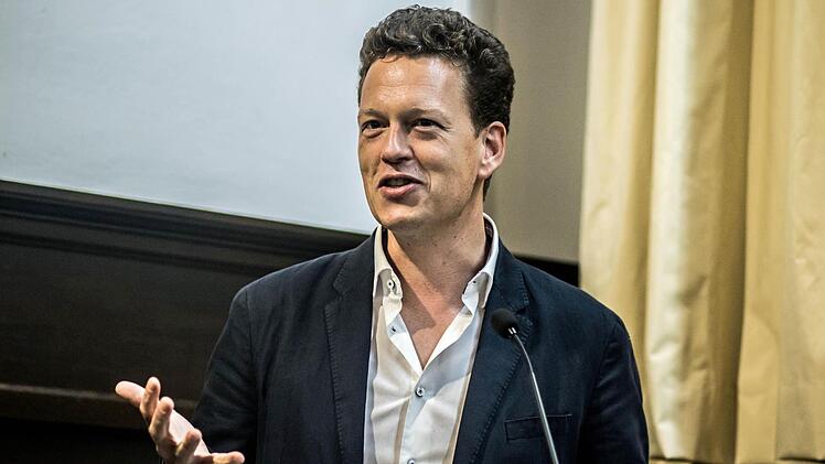 Tilmann Lahme stellte seinen Band über die Famlie Mann beim Coburger Literaturkreis vor. Foto: Jochen Berger