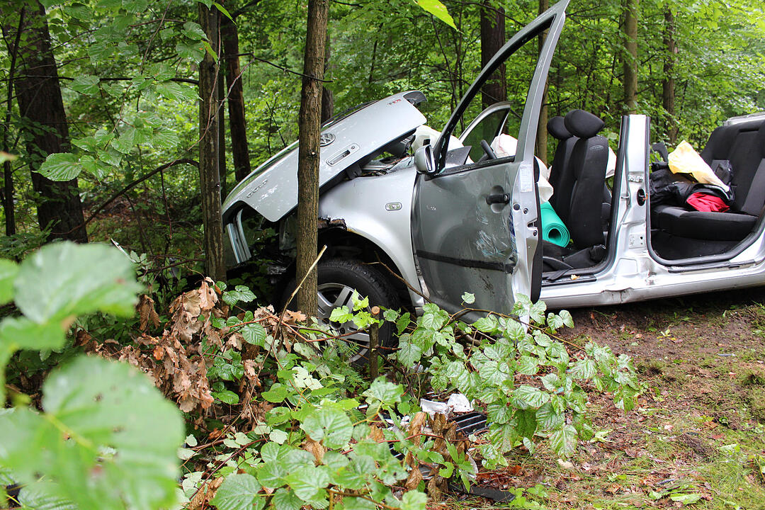 Frontalkollision auf regennasser Fahrbahn bei Fürth